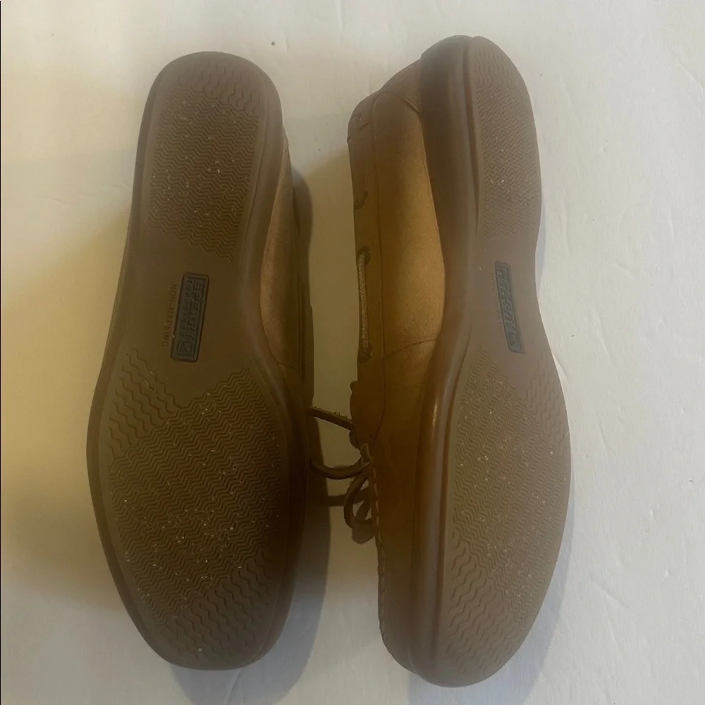 Sperry Top Sider Tan Leather upper Boat Shoes 2 eye shoelace w non marking sole